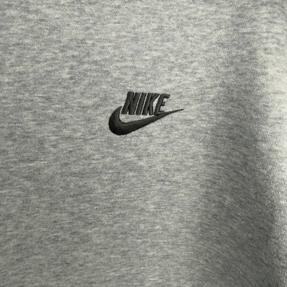 Nike Sweatshirt Mens XL Gray Embroidered Swoosh Logo Fleece Crewneck Pullover